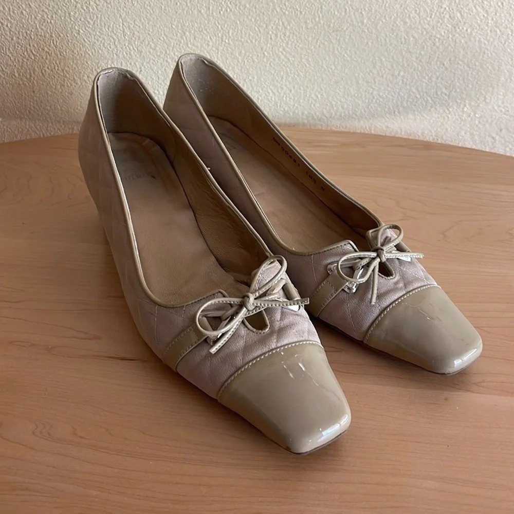 Stuart Weitzman Tan/Beige Kitten Heels- 10.5 Narrow